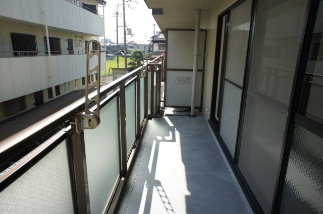 高槻市高垣町の賃貸マンションのバルコニー