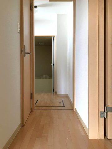 シャルム東山（3号室）のその他|玄関～洗面方向