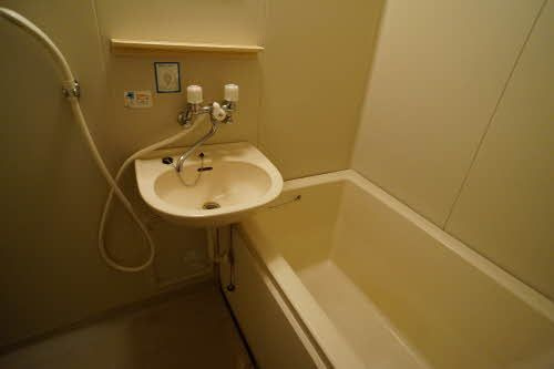 ブルージュの浴室