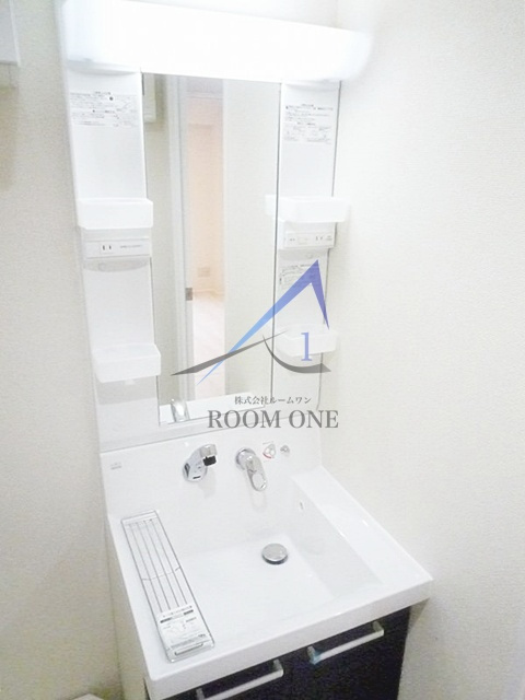 ｂ’ＣＡＳＡ南幸町の洗面所|独立洗面台です。