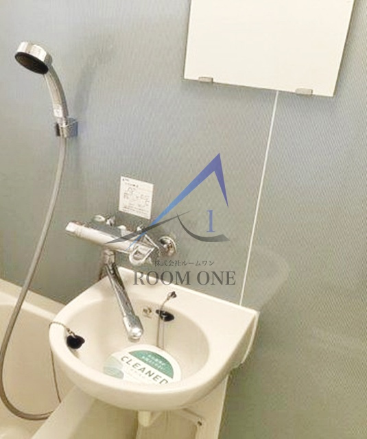 ルーブル中野坂上弐番館の洗面所|洗面台です。