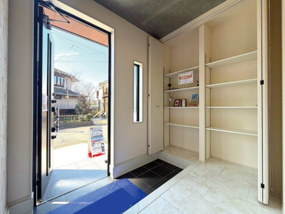 【玄関】 | 土地面積155㎡強／長期優良住宅／瀬谷区本郷3丁目