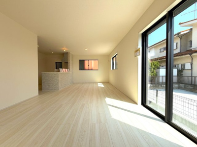 【居間・リビング】 | 土地面積155㎡強／長期優良住宅／瀬谷区本郷3丁目