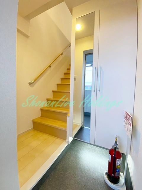 藤沢市湘南台４丁目の賃貸マンションの玄関