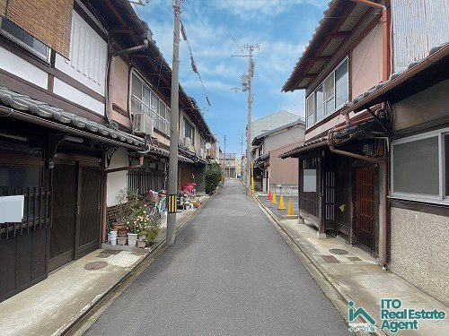 紫野下柏野町 「京町家」の前面道路含む現地写真