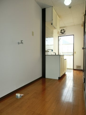 【キッチン】 | アベニュー国立 | ゆったりキッチンスペース。