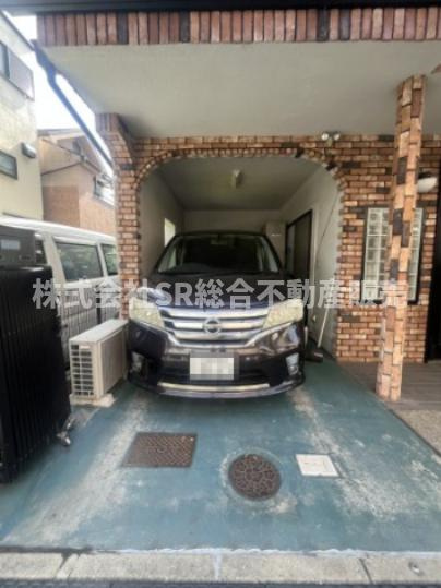 水走1丁目中古戸建の駐車場|お車をお持ちの方には必要な駐車場はビルトインガレージ♪自転車・バイクも置けます！