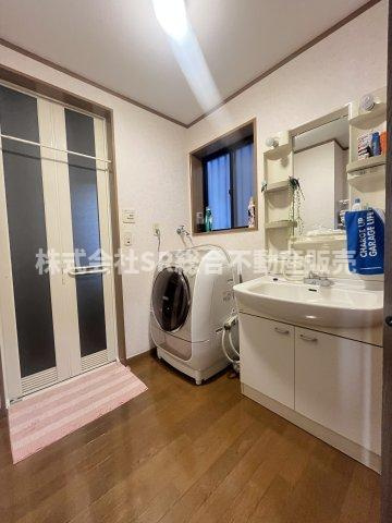 水走1丁目中古戸建の脱衣所|室内洗濯機置場もあり清潔感のある脱衣場です！