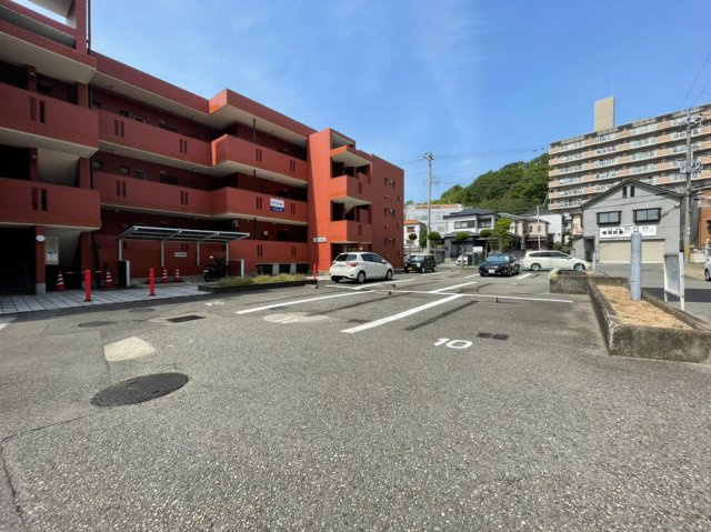 オランジュの駐車場