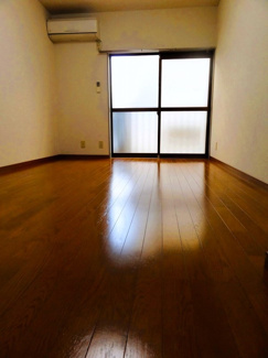 【洋室】 | ※写真は同物件他のお部屋の様子です。