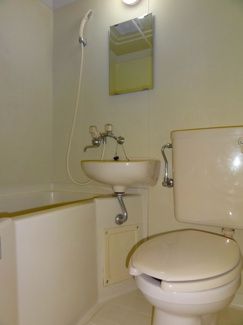【トイレ】 | ※写真は同物件他のお部屋の様子です。