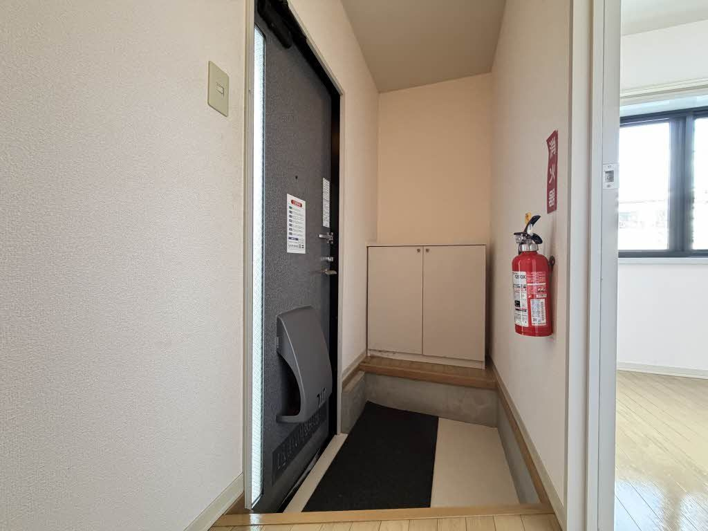 コート・ハイネス Ｂの玄関