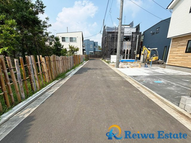 新築戸建　茅ヶ崎市旭が丘4期の前面道路含む現地写真