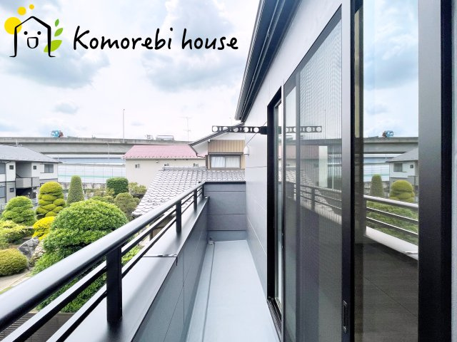 さいたま市西区宮前町　1期　新築一戸建て　FIT-A　01のバルコニー|バルコニーからの眺めを楽しみながら食事をしませんか