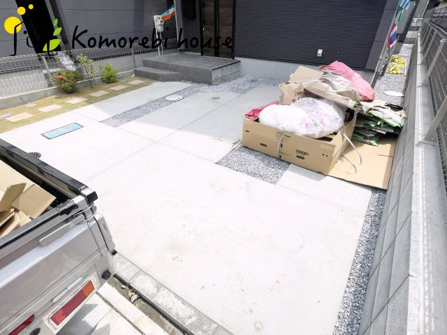 さいたま市西区宮前町　1期　新築一戸建て　FIT-A　01の駐車場|車をお持ちの方に嬉しい駐車場付きの物件です