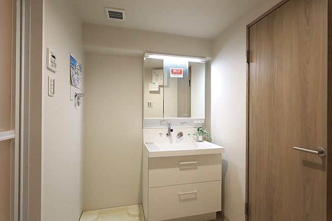 【独立洗面台】 | サニークレスト住吉 | 洗面台新調☆汚れ落ちUP！ファインバブル搭載の洗濯水栓新調です☆