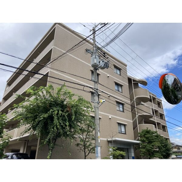 ラヴィアフォーレ千里山の外観