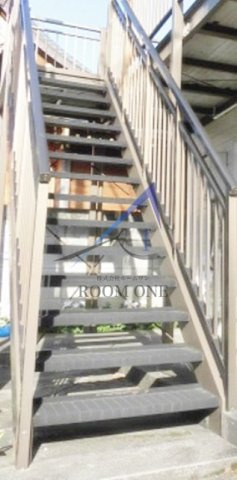 グリーティングハイツＮ　Ａ棟のその他共用部分|共有階段です。