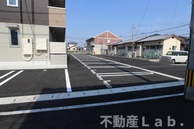 Ｇｒａｃｅ・Ｃａｌｍｅの駐車場