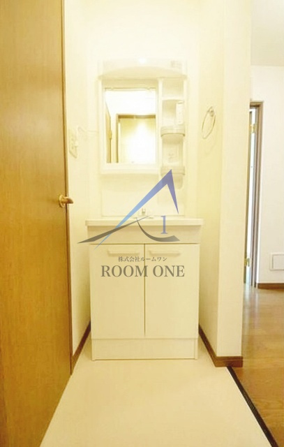 ガーデンヒルズ日吉・ウエストの洗面所|独立洗面台です。