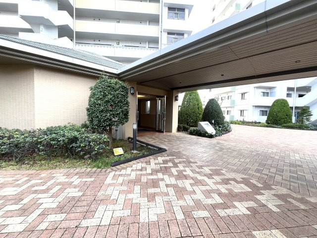ガーデンセシア弐番館のエントランス