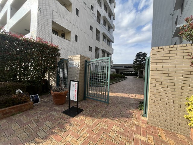 ガーデンセシア弐番館のエントランス