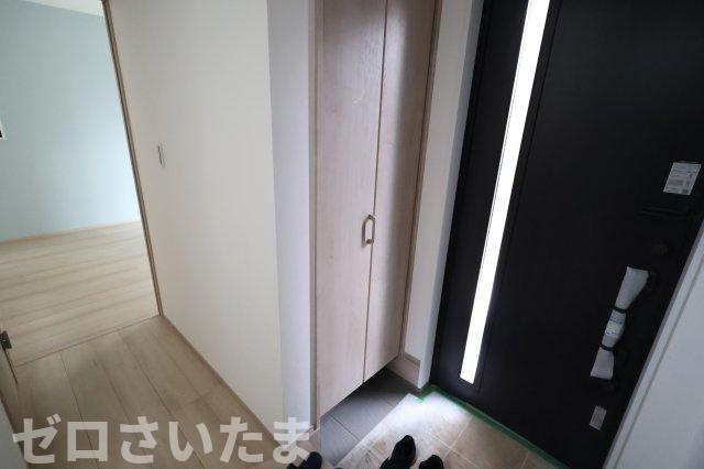 《仲介手数料無料》南区根岸３丁目5-2新築一戸建ての玄関