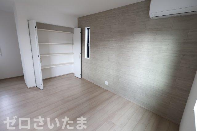 《仲介手数料無料》南区根岸３丁目5-2新築一戸建ての居間・リビング