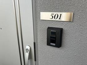 レピュア東大島駅前レジデンスの玄関