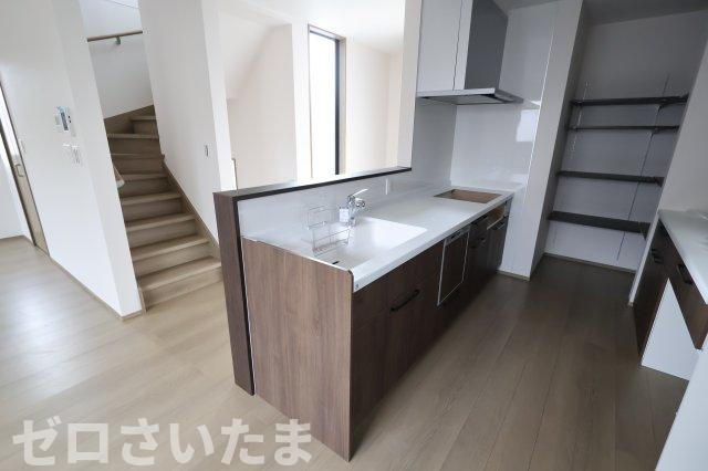 《仲介手数料無料》南区根岸３丁目5-2新築一戸建てのキッチン