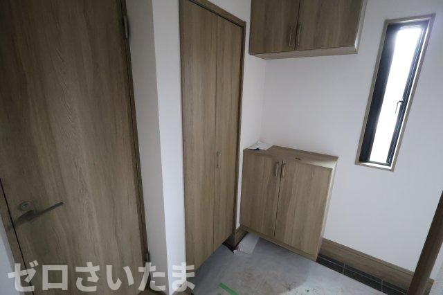 《仲介手数料無料》南区根岸３丁目5-2新築一戸建ての玄関