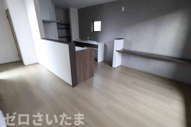 《仲介手数料無料》南区根岸３丁目5-2新築一戸建ての居間・リビング