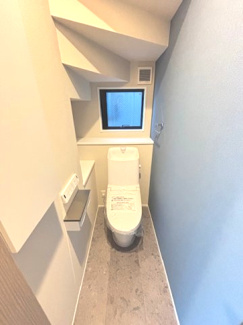 【トイレ】 | 廿日市市新宮1丁目（全2区画）No１ | シンプルなデザインはお掃除やしやすく衛生的。温水洗浄便座付き　トイレ×２
