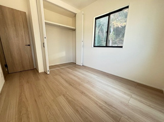 【洋室】 | 廿日市市新宮1丁目（全2区画）No１ | 2階　洋室×3　収納付きでお部屋がスッキリ広く使えます。