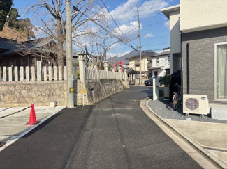 【前面道路含む現地写真】 | 廿日市市新宮1丁目（全2区画）No１ | 前面道路4ｍ