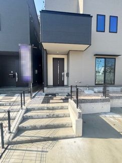 【玄関】 | 廿日市市新宮1丁目（全2区画）No１ | 落ち着きがある色合いの玄関