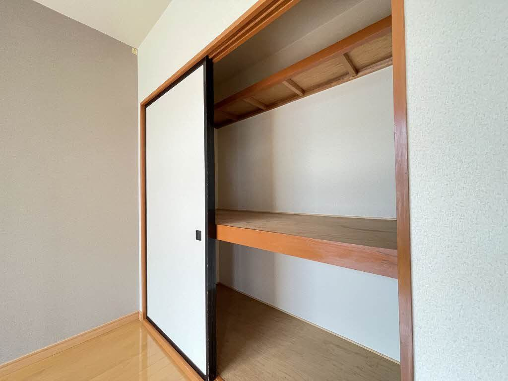 若葉ハイツの収納