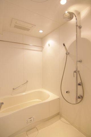 ライトがおしゃれなお風呂です！