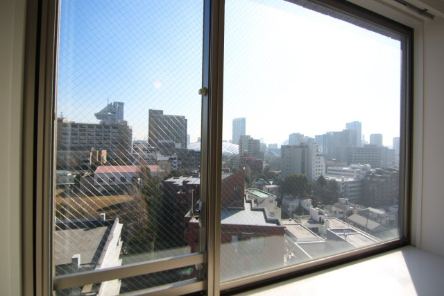 陽が入る窓をご覧ください！