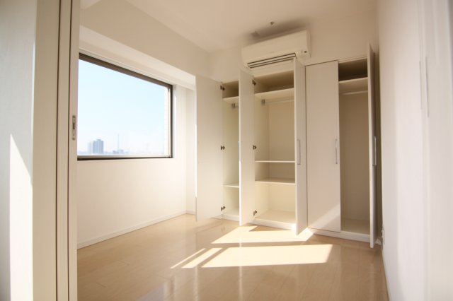 窓は南向きです！