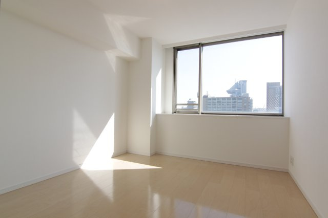 とにかく窓が大きくて明るいです！