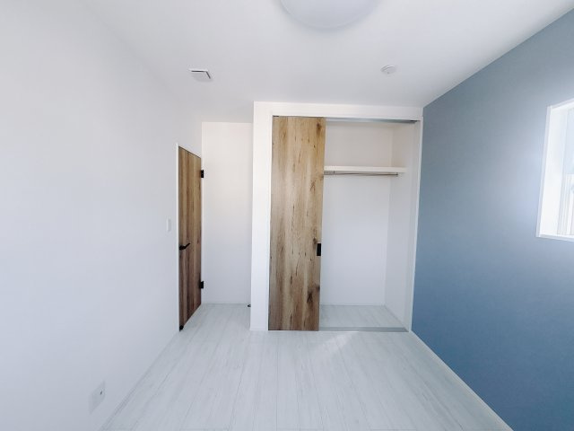 【中古戸建】高崎市上中居町の洋室|■2階洋室｜子供部屋のメリットは「自立心を養うことができる」「自分で整理整頓できるようになる」そして、お子様が成長した際には「プライバシーを確保できる」といい事だらけ♪