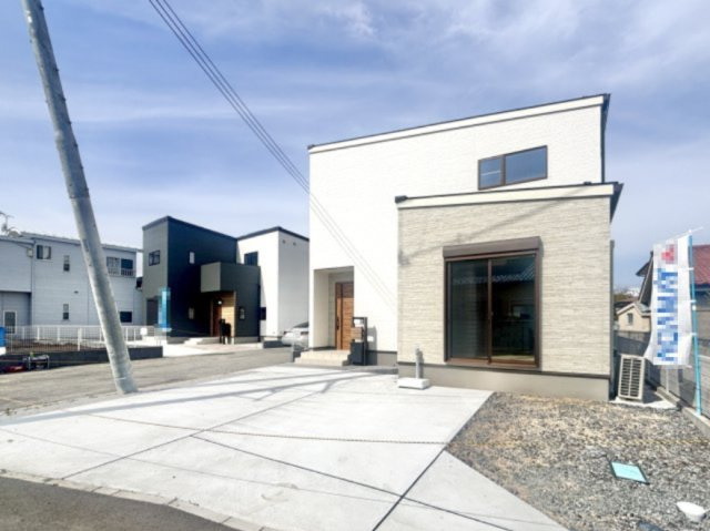【中古戸建】高崎市上中居町の外観|■外観｜閑静な住宅街で始める新しい暮らし♪開放的な毎日をあなたへ(^^♪