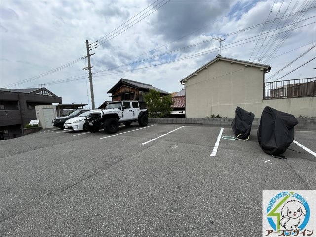 パレスシーサイドの駐車場