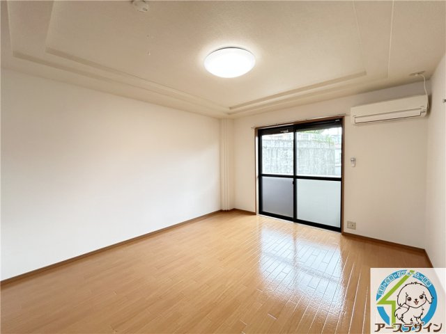 パレスシーサイドの洋室