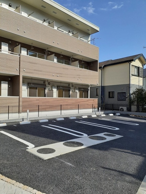 【駐車場】 | レインボーグローヴ | 駐車場があるので、車を買う予定の方も安心です