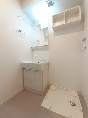 【洗面所】 | レインボーグローヴ | 忙しい朝には欠かせない洗面所です