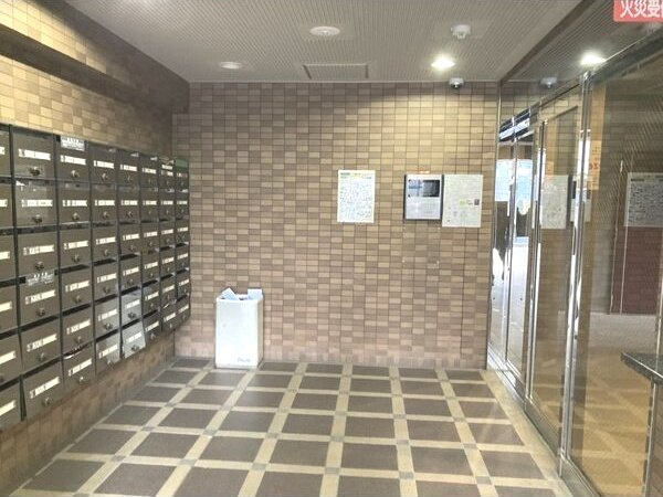 プレリュード江坂のロビー