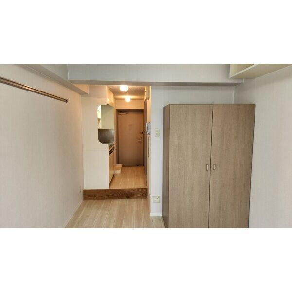 プレリュード江坂の洋室