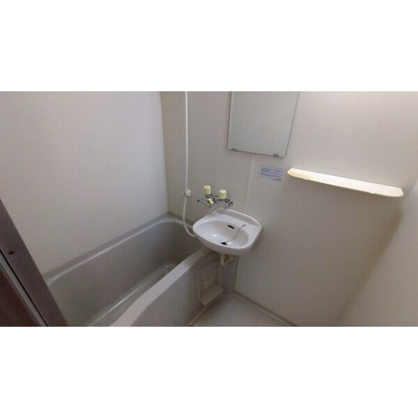 プレリュード江坂の浴室